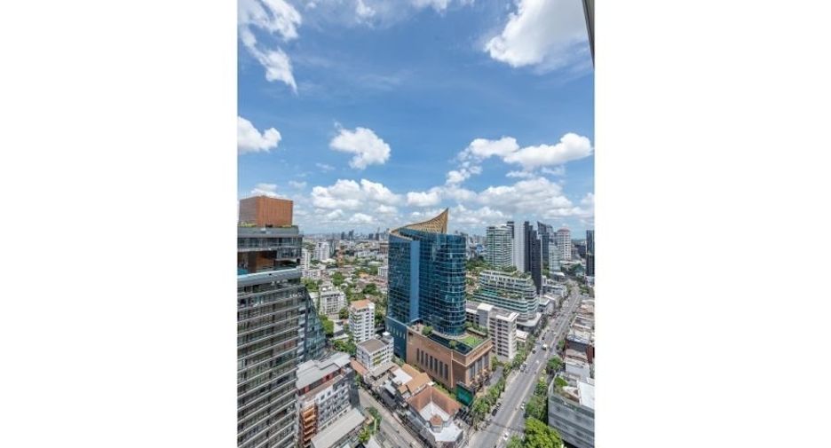 For rent 3 bedrooms condo in Watthana, Bangkok