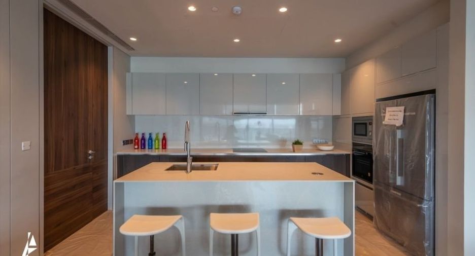 For rent 3 bedrooms condo in Watthana, Bangkok