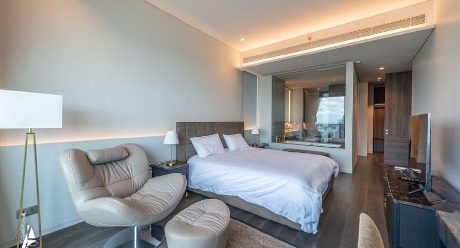For rent 3 bedrooms condo in Watthana, Bangkok