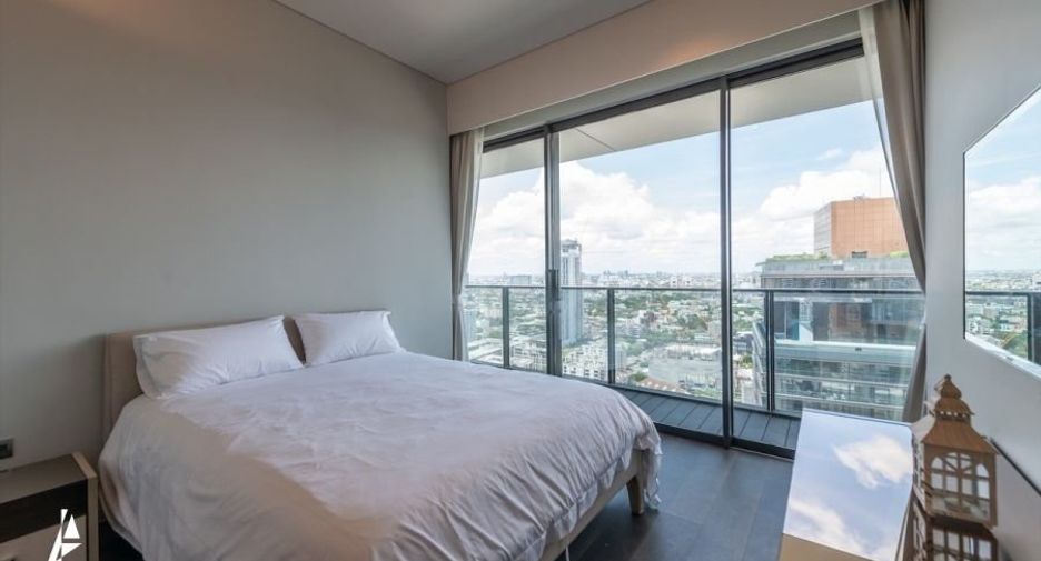 For rent 3 bedrooms condo in Watthana, Bangkok