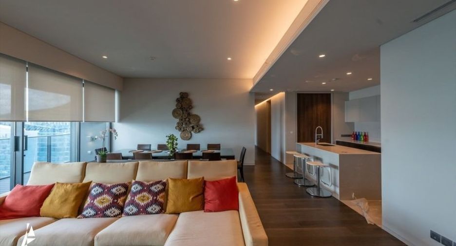 For rent 3 bedrooms condo in Watthana, Bangkok