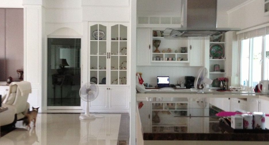 For sale 6 bed villa in Bang Lamung, Chonburi