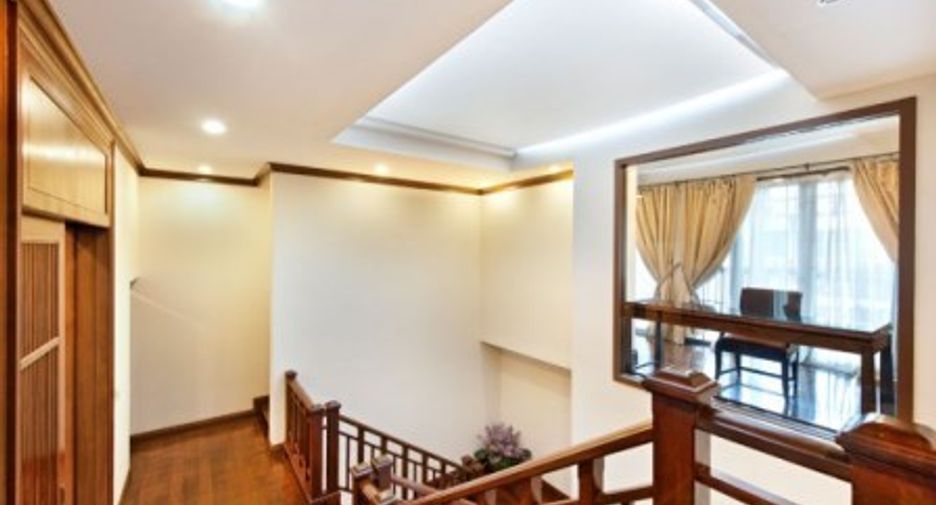 出租 4 卧室 独立屋 在 Khlong San, 曼谷
