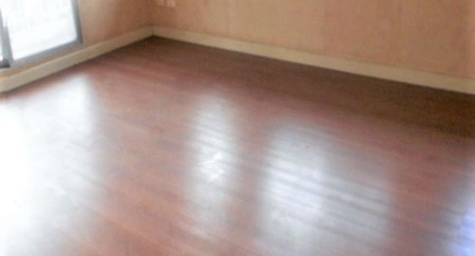 For sale 3 bedrooms house in Krathum Baen, Samut Sakhon
