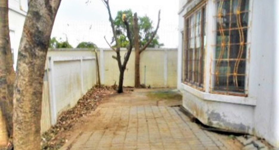 For sale 3 bedrooms house in Krathum Baen, Samut Sakhon