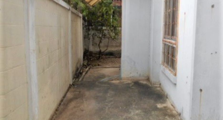 For sale 3 bedrooms house in Krathum Baen, Samut Sakhon