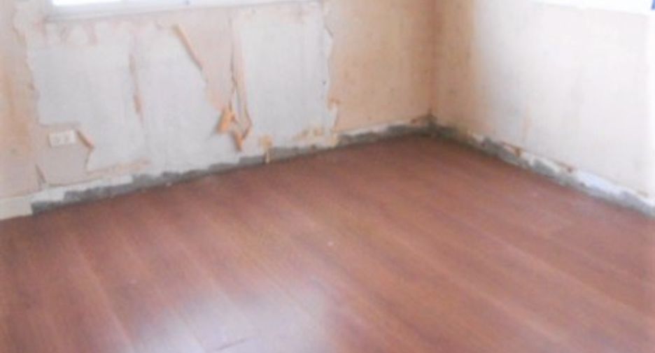 For sale 3 bedrooms house in Krathum Baen, Samut Sakhon