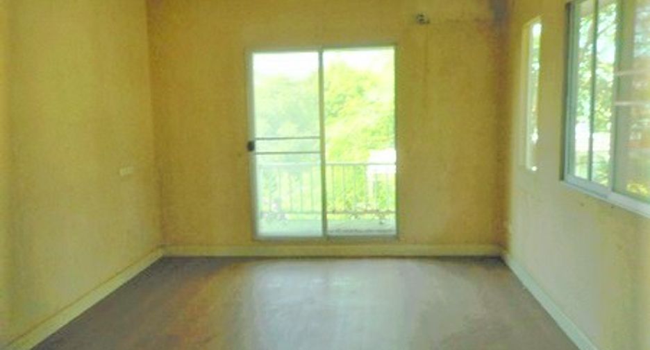 For sale 3 bedrooms house in Krathum Baen, Samut Sakhon