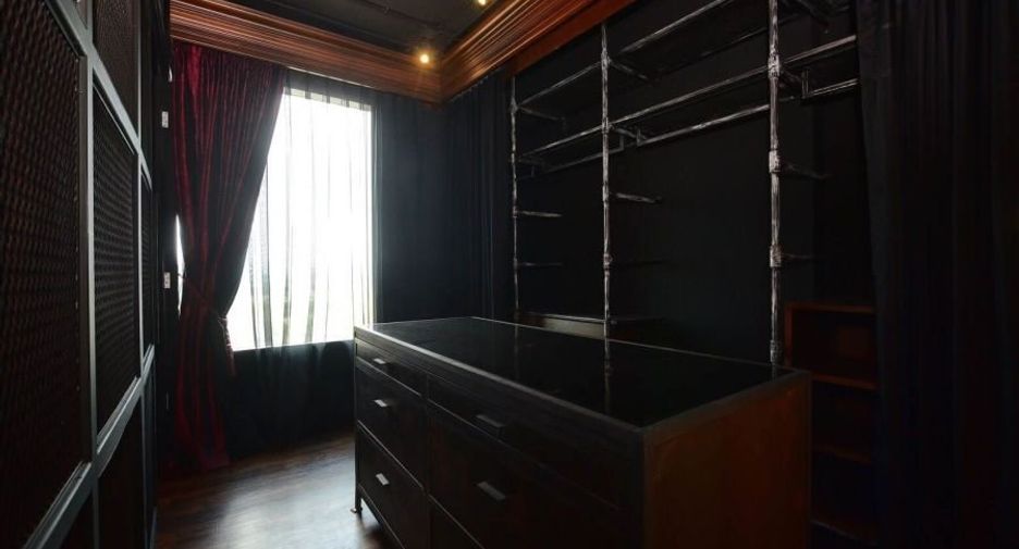 À louer et à vendre 3 chambres condo à Khlong Toei, Bangkok