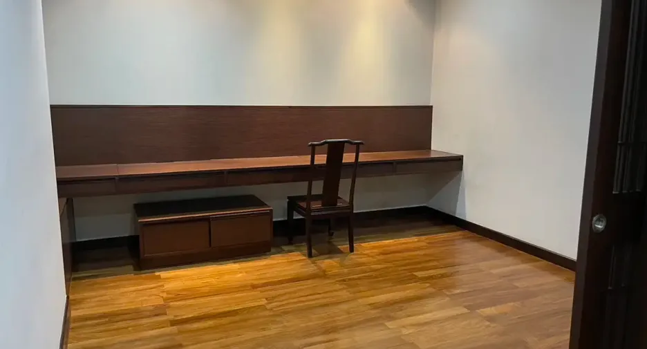 For rent 3 bedrooms condo in Watthana, Bangkok
