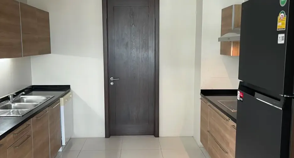 For rent 3 bedrooms condo in Watthana, Bangkok