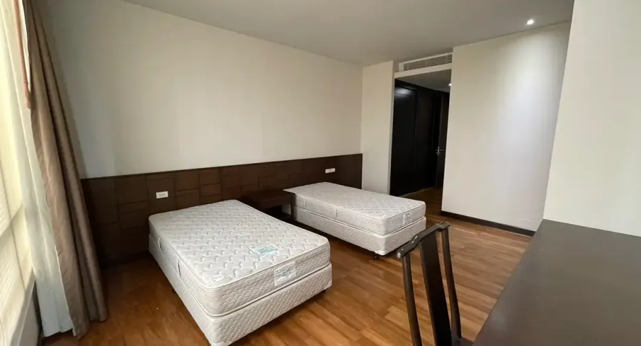 For rent 3 bedrooms condo in Watthana, Bangkok