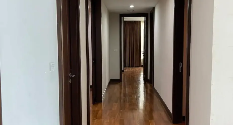 For rent 3 bedrooms condo in Watthana, Bangkok