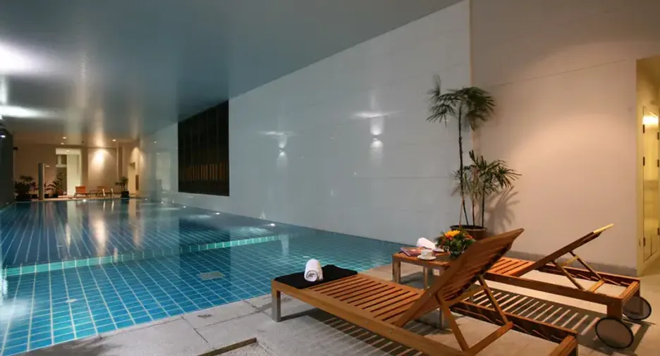 For rent 3 bedrooms condo in Watthana, Bangkok