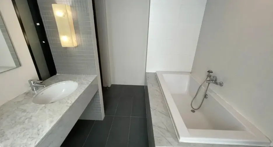 For rent 3 bedrooms condo in Watthana, Bangkok