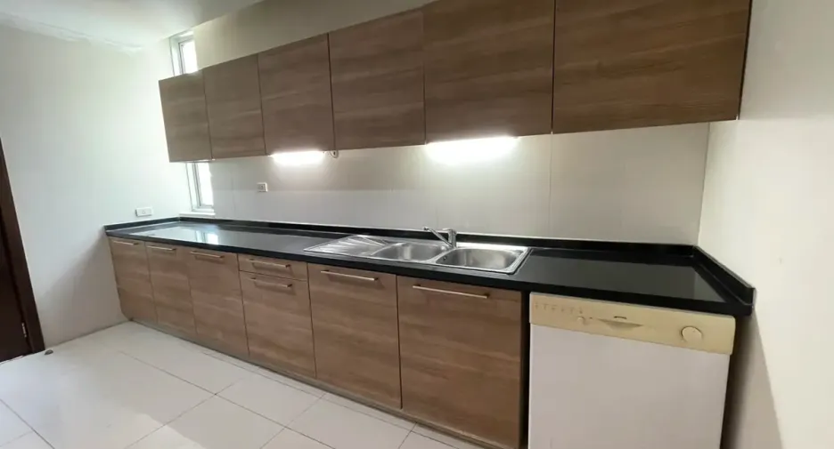 For rent 3 bedrooms condo in Watthana, Bangkok