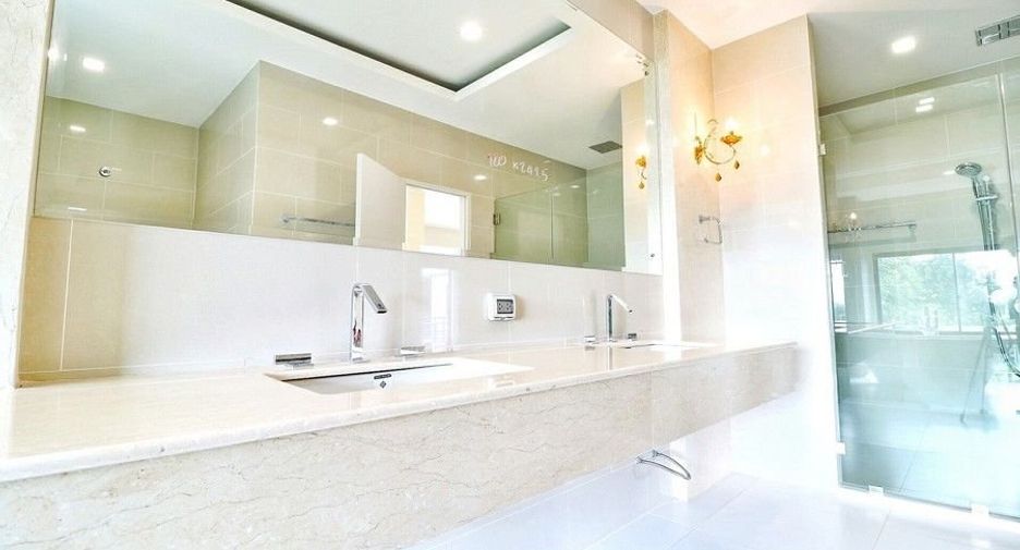 Haus zum Kauf mit 5 Zimmer in Mueang Pathum Thani, Pathum Thani