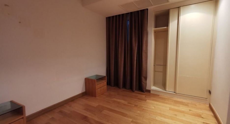 For rent そして for sale 4 ベッドルーム condo in Khlong Toei, Bangkok