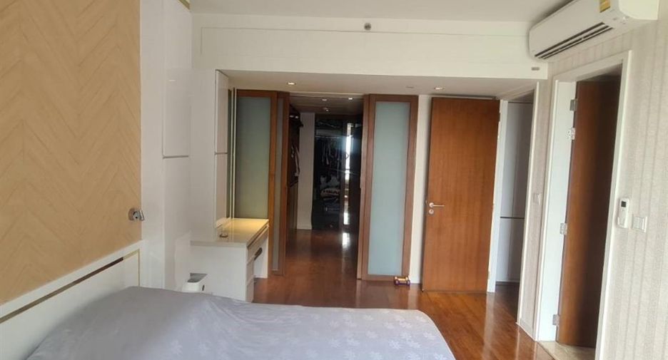 For sale 2 bedrooms condo in Yan Nawa, Bangkok