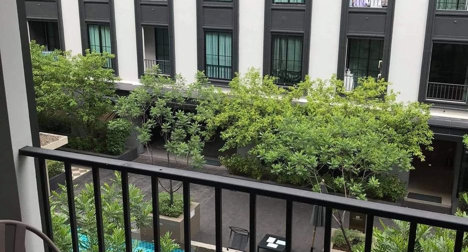 For sale 2 bed condo in Pathum Wan, Bangkok