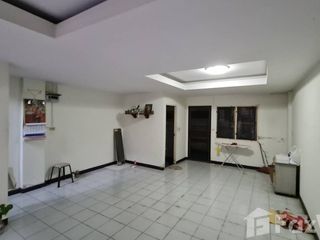 For sale 3 Beds townhouse in Suan Luang, Bangkok