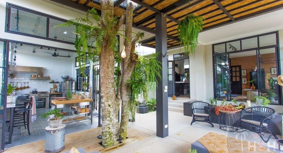 For rent and for sale 4 bedrooms villa in Thalang, Phuket