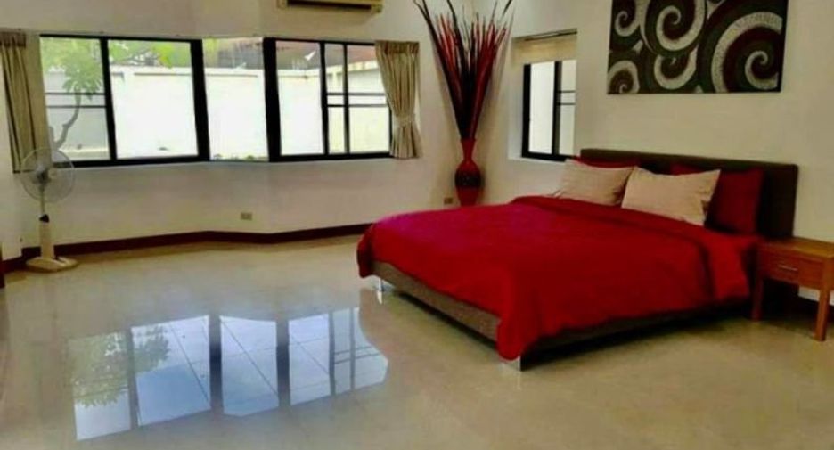 À louer 5 chambres villa à Bang Lamung, Chonburi