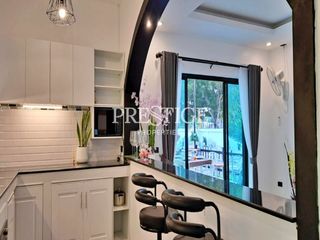 À vendre et à louer 6 chambres maison à Bang Lamung, Chonburi