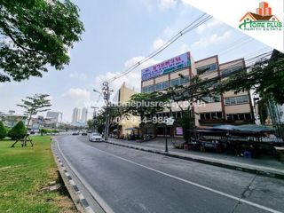 For sale retail Space in Bangkok Noi, Bangkok