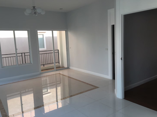 For sale 6 Beds house in Wang Thonglang, Bangkok