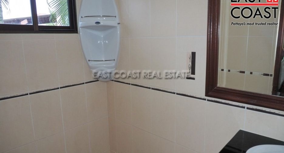 Haus zum Kauf mit 4 Zimmer in Bang Lamung, Chonburi