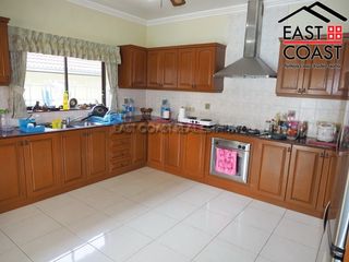 Haus zum Kauf mit 4 Zimmer in Bang Lamung, Chonburi