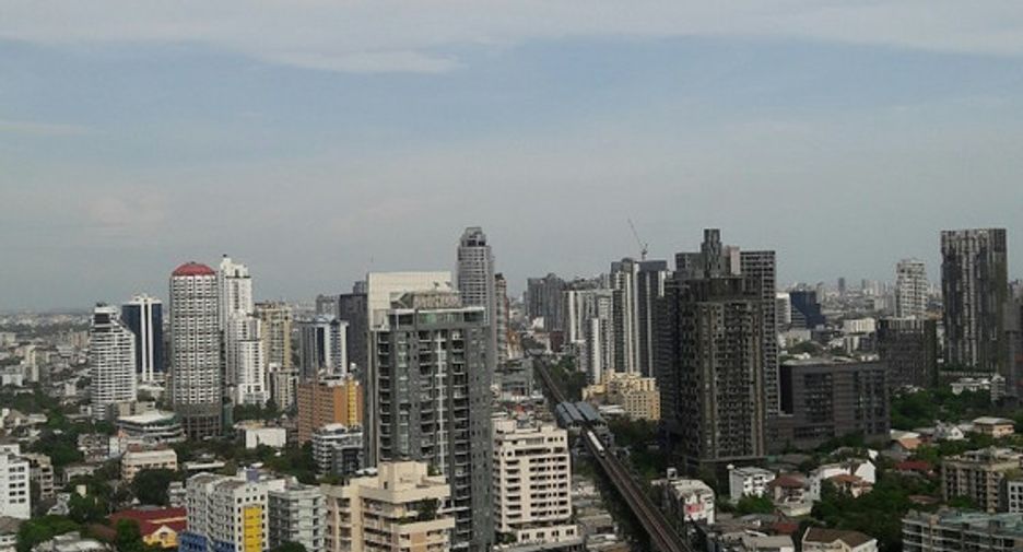 For sale 2 ベッドルーム condo in Khlong Toei, Bangkok