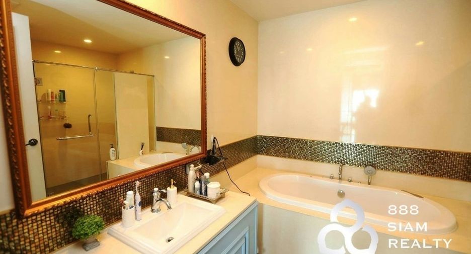 For sale 2 ベッドルーム condo in Khlong Toei, Bangkok