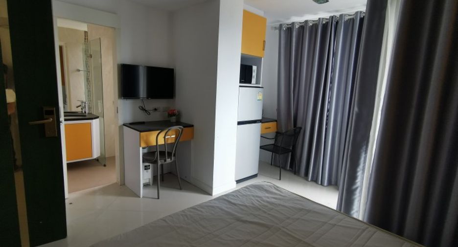 For sale 1 bed condo in Bang Lamung, Chonburi