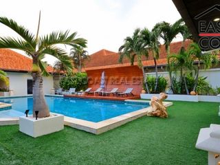 Haus zur Miete mit 5 Zimmer in Bang Lamung, Chonburi