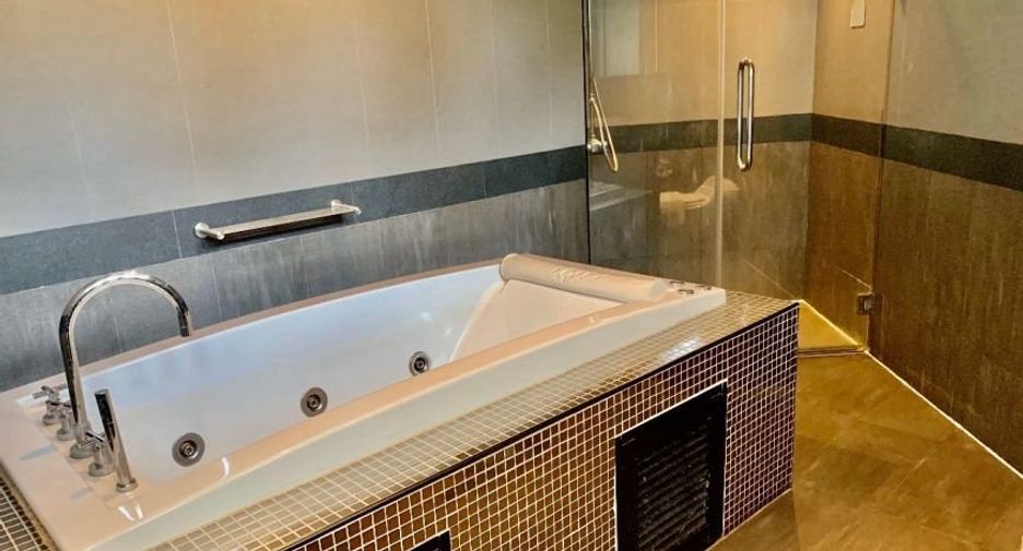 For rent 5 bedrooms house in Bang Lamung, Chonburi