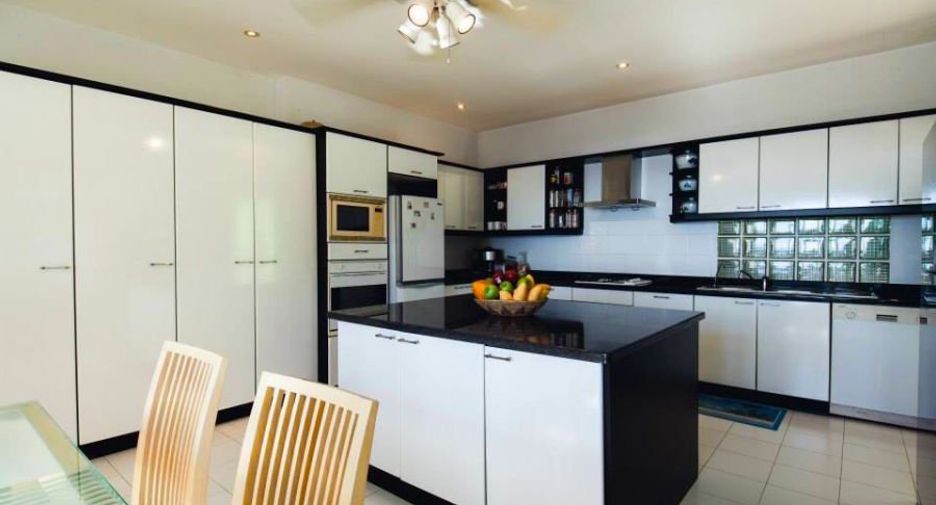 For rent and for sale 6 bedrooms villa in Kathu, Phuket