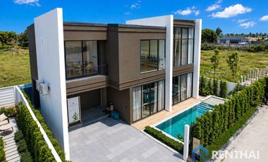 For sale 4 bedrooms villa in Bang Lamung, Chonburi