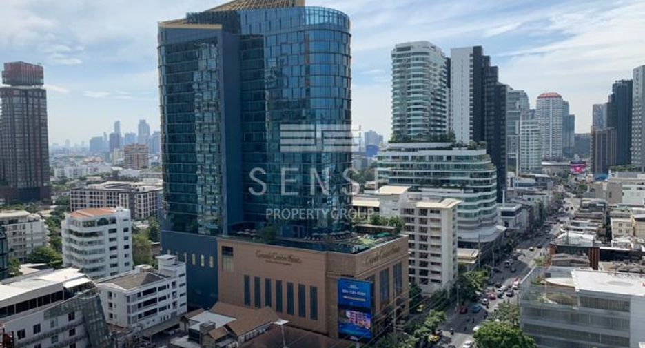 For sale 5 bedrooms condo in Watthana, Bangkok