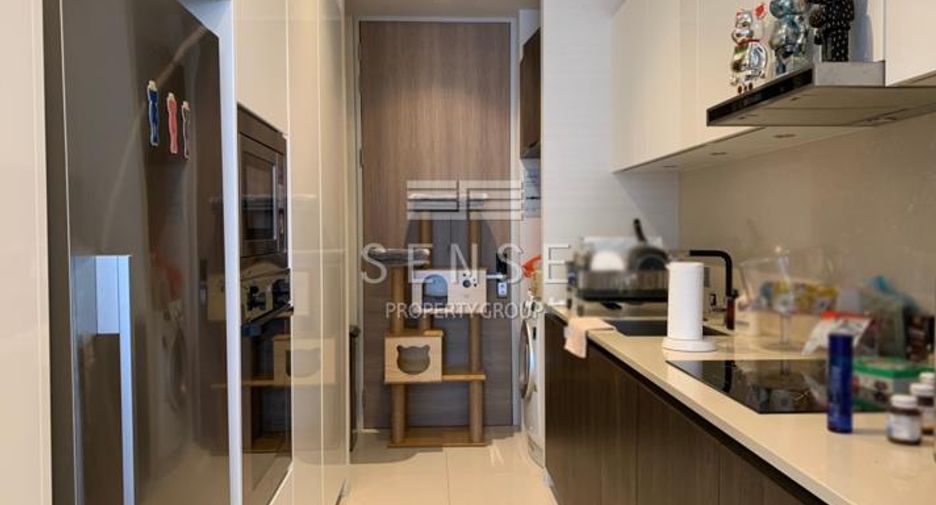 For sale 5 bedrooms condo in Watthana, Bangkok