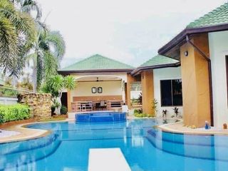 For rent and for sale 4 bed house in Bang Lamung, Chonburi
