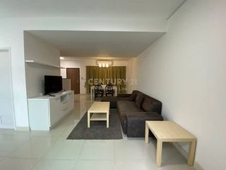 Casa adosada en alquiler de 3 habitaciones en Suan Luang, Bangkok