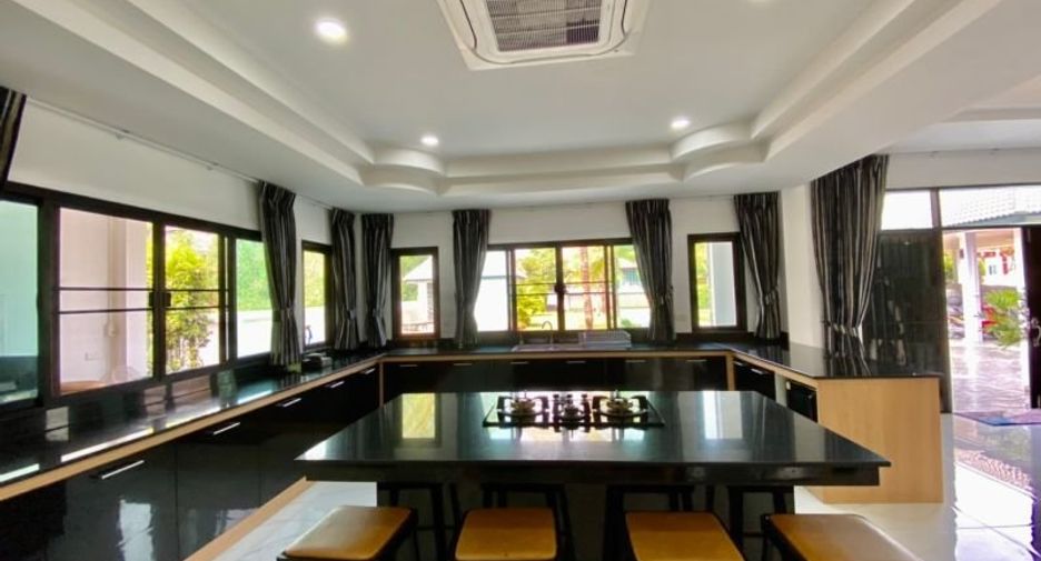 For rent and for sale 5 bedrooms house in San Sai, Chiang Mai