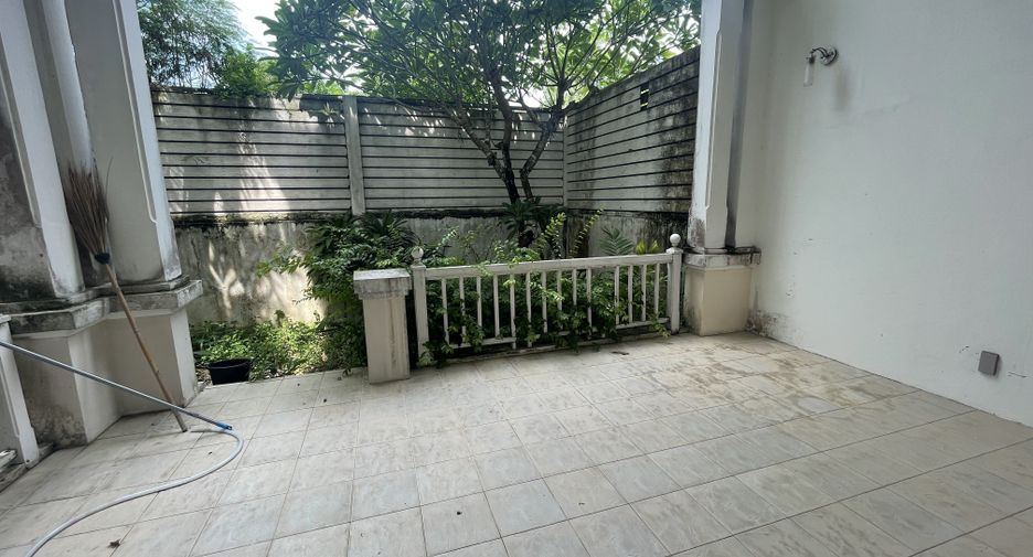 For sale 3 Beds townhouse in Na Jomtien, Pattaya