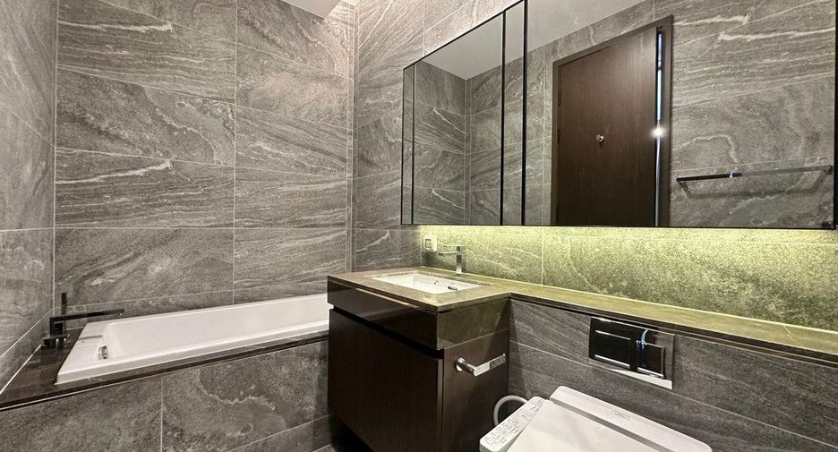 For rent 1 bed condo in Khlong Toei, Bangkok