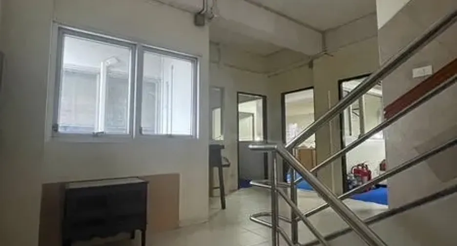 For rent office in Yan Nawa, Bangkok