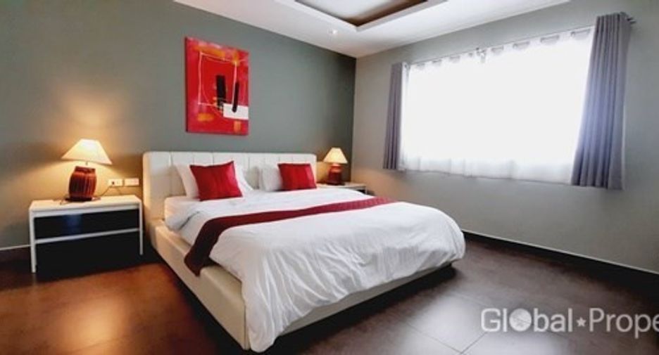 For sale 2 bedrooms condo in Pratumnak, Pattaya