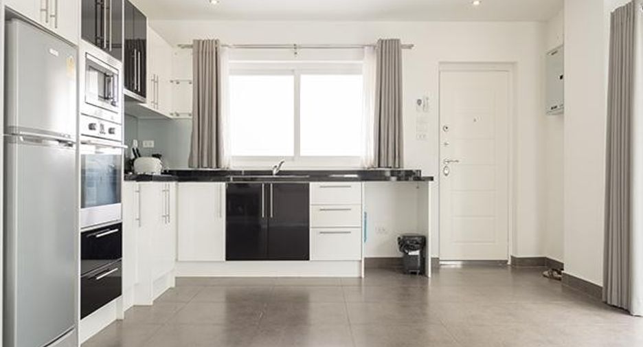 For sale 2 bedrooms condo in Pratumnak, Pattaya