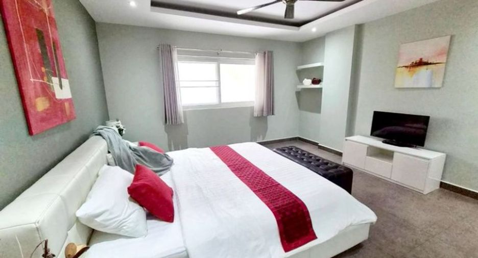 À vendre 2 chambres condo à Pratumnak, Pattaya